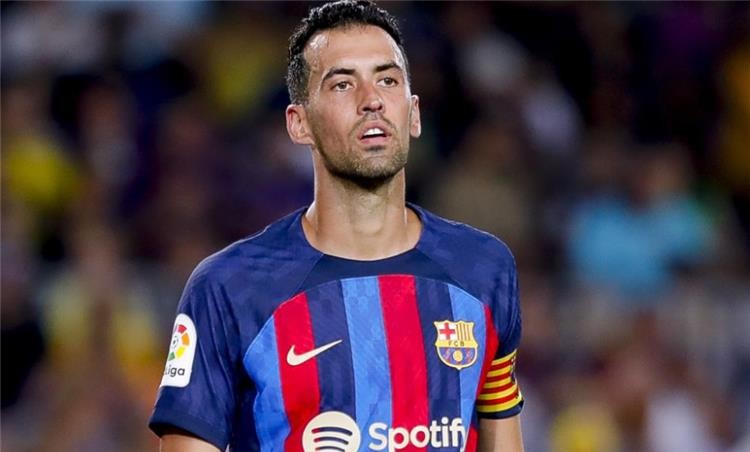  بديلًا لـ بوسكيتس.. برشبونة يسعي لضم لاعب ولفرهامتون 