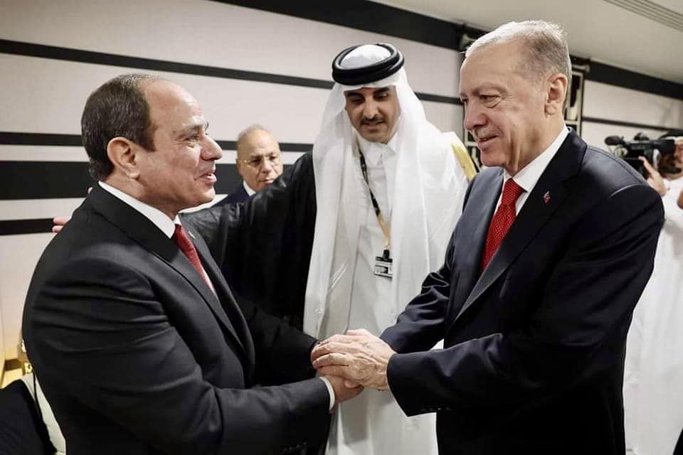 مصر تكشف تفاصيل لقاء السيسي مع أردوغان في قطر.. ورئيس تركيا يكشف طلب أنقرة لعودة العلاقات