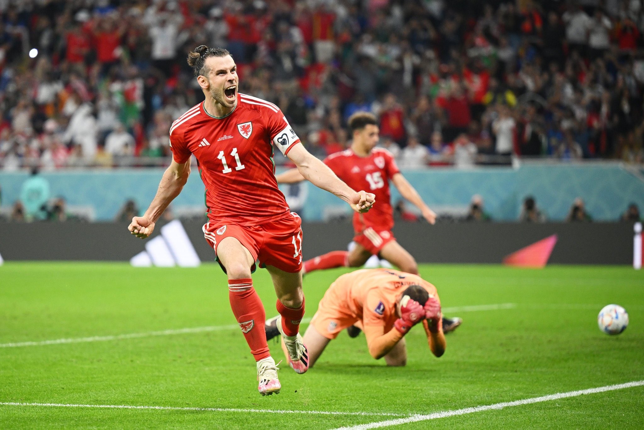 جاريث بيل يحرم "اليانكيز" من الفوز ويدخل تاريخ ويلز.. ولاعب أمريكا يحقق حلم رئيس ليبيريا