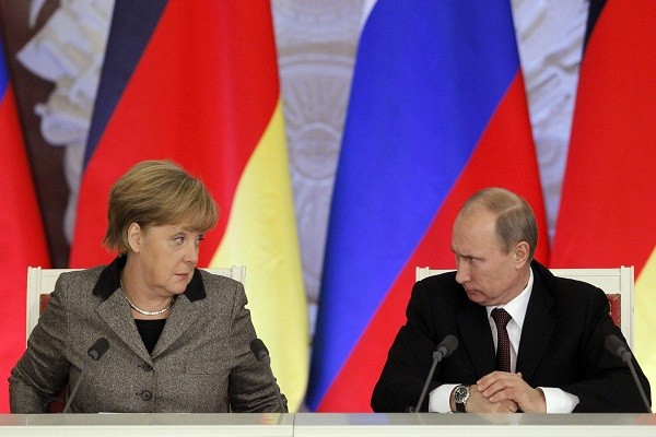 بعد إعلان ألمانيا الحرب عليها.. روسيا: تصريحات بيربوك وميركل تفضح مخطط الغرب