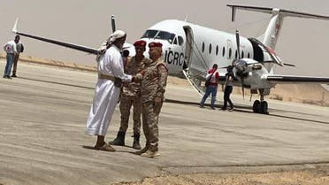 طائرة للصليب الأحمر تصل مأرب استعداداً لتبادل 887 شخصًا من الأسرى