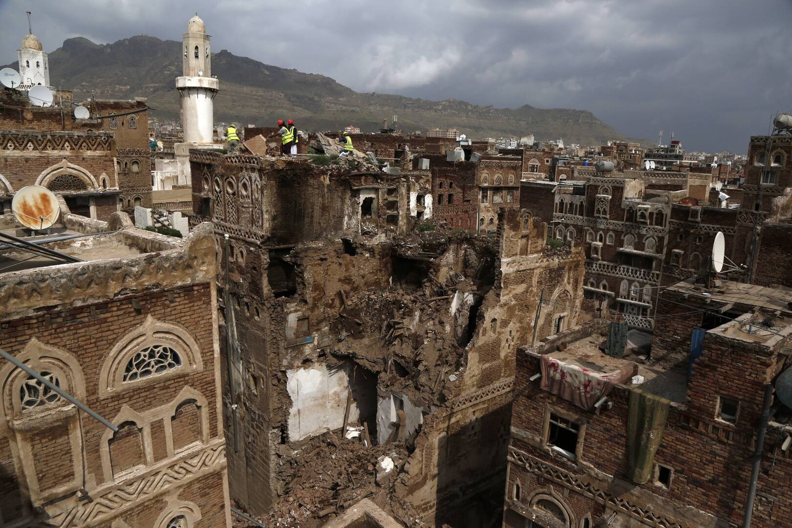 مستقبل ملف إعادة الإعمار السعودي في اليمن.. هل يشمل مناطق تحت سيطرة الحوثي؟