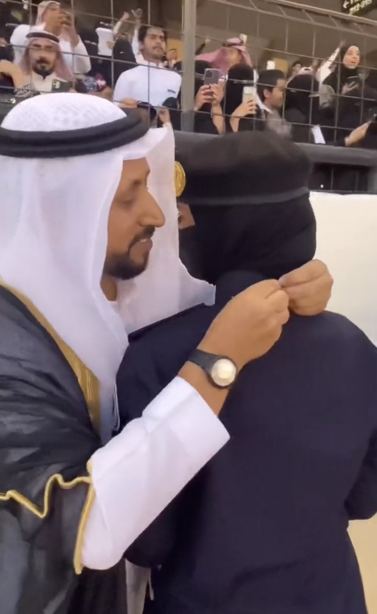 حفل تخريج مجندات سعوديات يثير تفاعل الاعلام