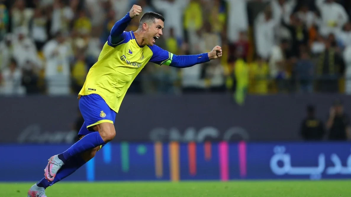 مغني برازيلي شهير يفاوض رونالدو للانتقال لفلامنجو