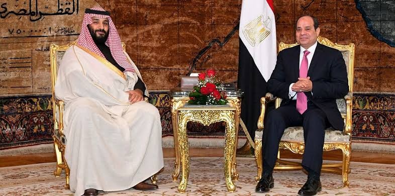 بعد فتور العلاقات بين القاهرة والرياض.. صحيفة سعودية: مصر والسعودية صمام أمان المنطقة وكلمة السر فى استقرار العالم العربى