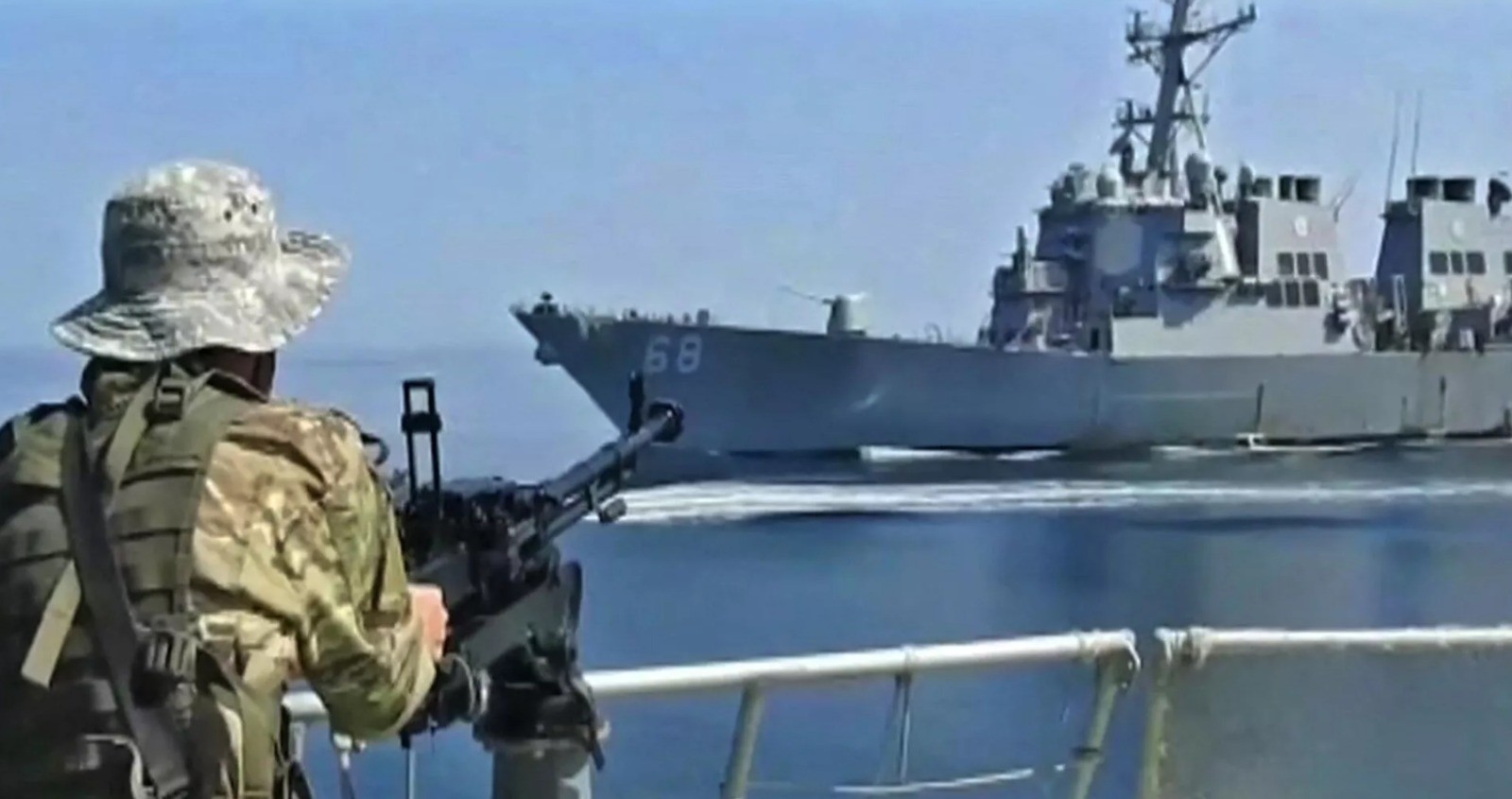 القوة العسكرية البحرية تغير التحالفات.. هل يدير الخليج ظهره لواشنطن لصالح طهران؟