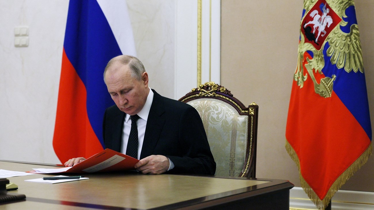 بوتين يحظر تصدير "النفط الروسي" للدول التي تحدد سقفا لسعره