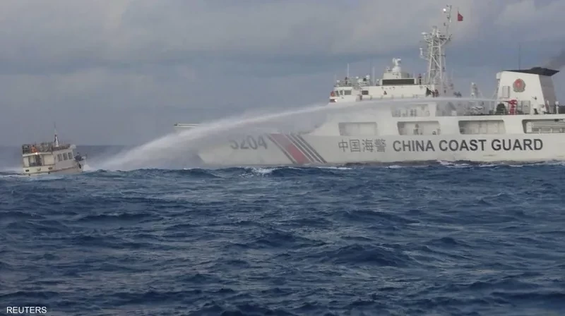 توتر في بحر الصين يهدد التجارة البحرية العالمية.. #اليكم_القصة