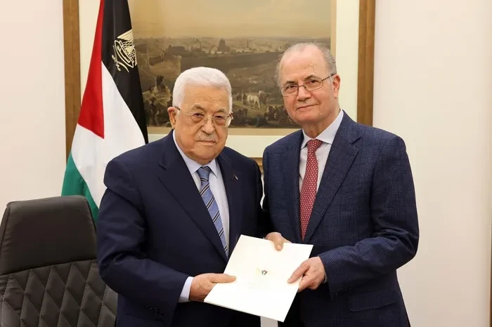 الرئيس الفلسطيني يكلف الدكتور محمد مصطفى بتشكيل الحكومة