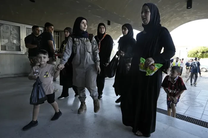 عددهم نحو 15 ألفا.. أستراليا تنصح مواطنيها بمغادرة لبنان