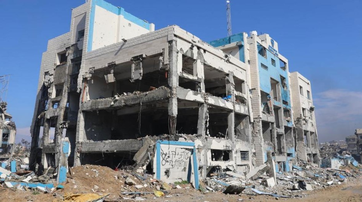 مجزرة جديدة في غزة.. إسرائيل تقصف مدرسة تؤوي نازحين