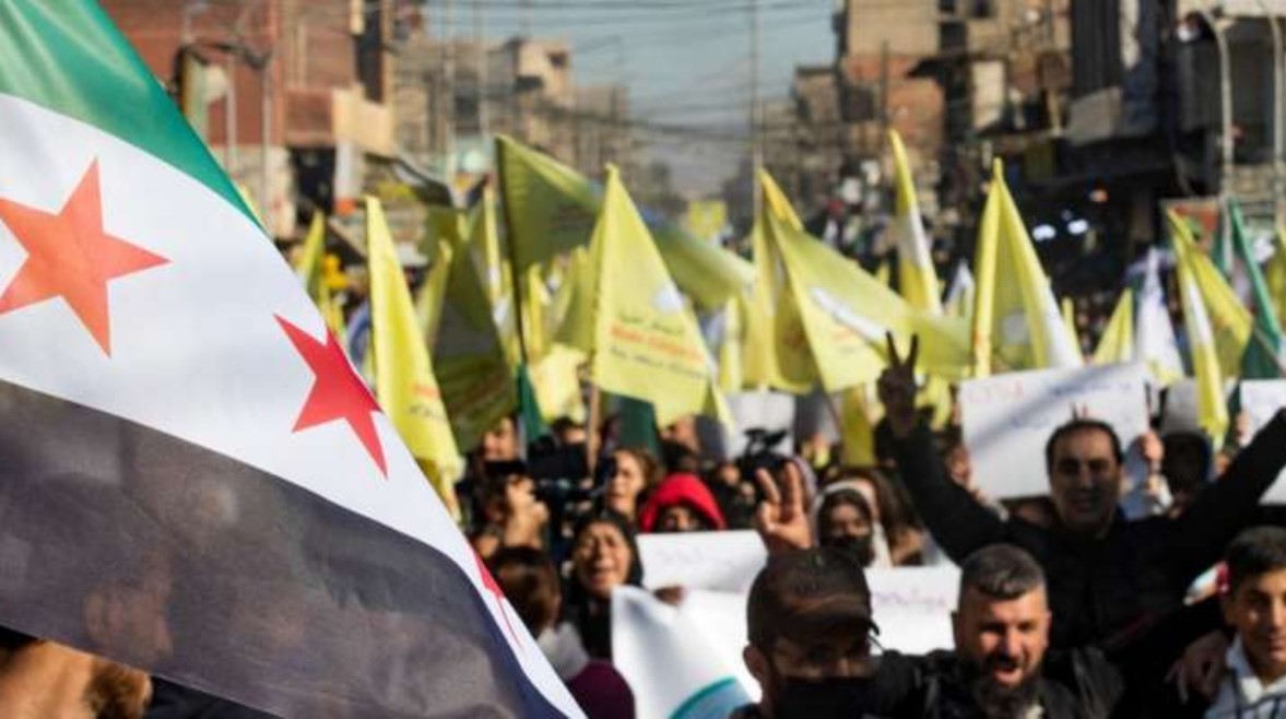 رفضًا للدولة الدينية.. دمشق تشهد أول تظاهرة ضد الجولاني
