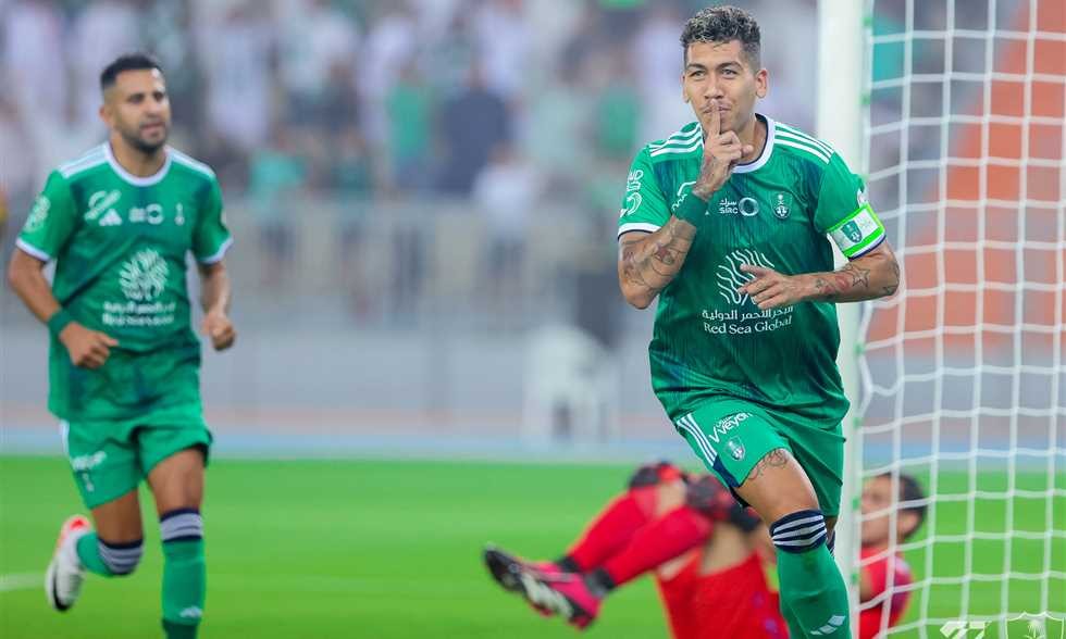 أهلي جدة يسقط فيرمينو من قائمته المحلية